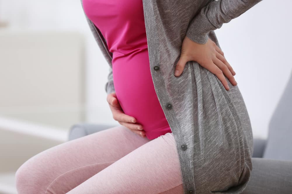 Crampi allo stomaco in gravidanza, a cosa fare attenzione?