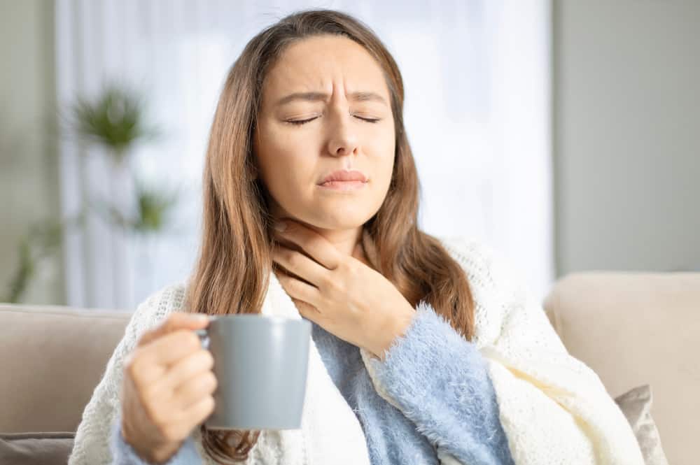 Adakah tekak kering adalah gejala korona?