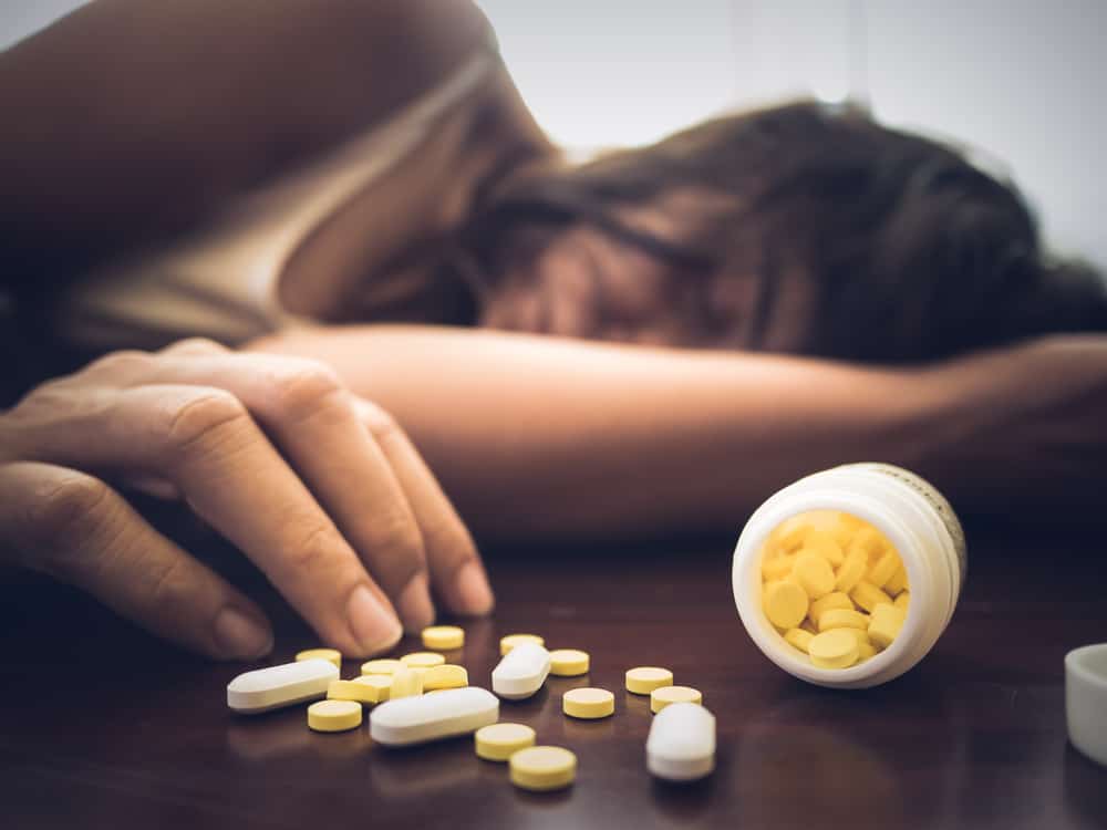 Apakah overdosis ubat: kenali ciri, pertolongan cemas dan cara mencegahnya