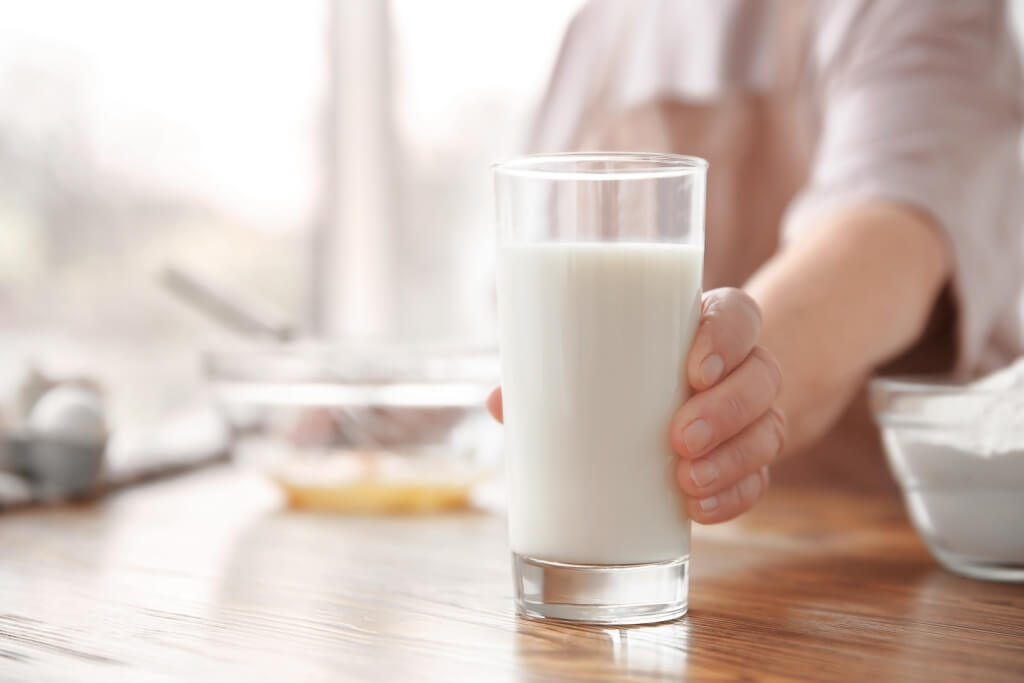Пиене на мляко в Suhoor, какви са плюсовете и минусите?
