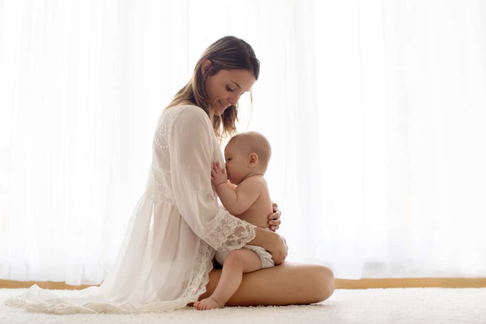 الأمهات ، إليك كيفية شد ثدييك بأمان بعد الرضاعة الطبيعية