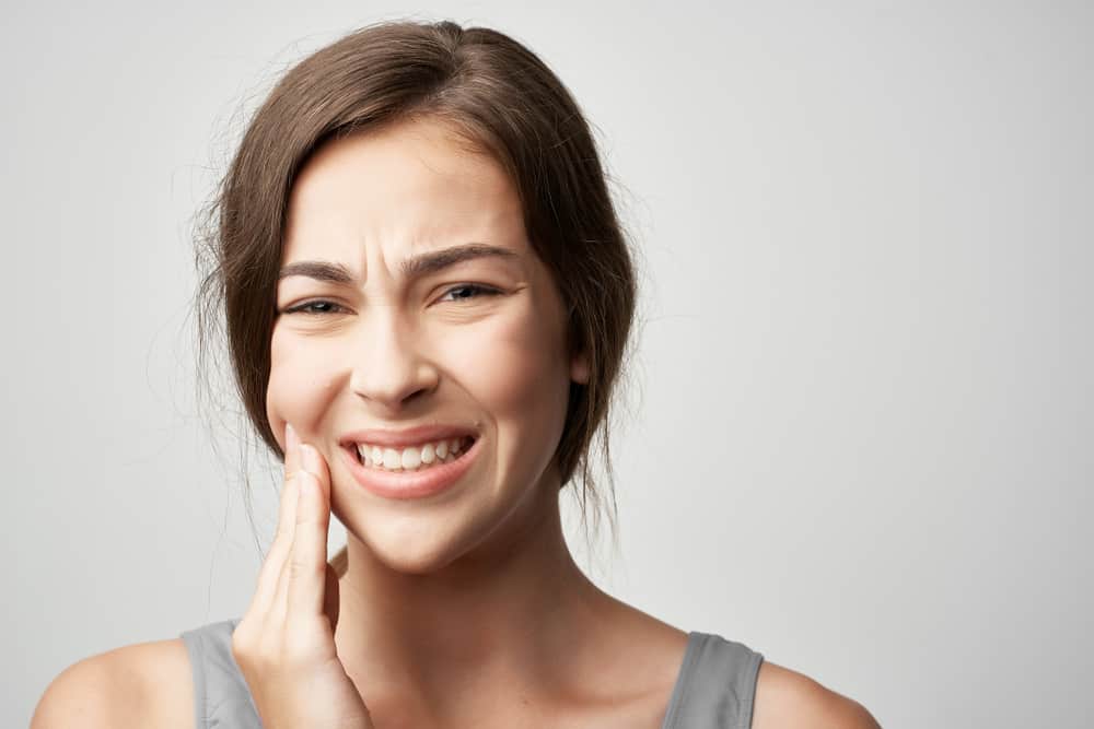 壊れた歯と詳細な医療処置を克服するための6つの方法