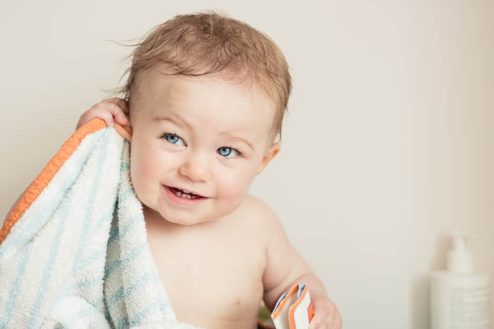 คุณแม่ต้องรู้: วิธีทำความสะอาดหูของลูกน้อยอย่างถูกต้องและปลอดภัย