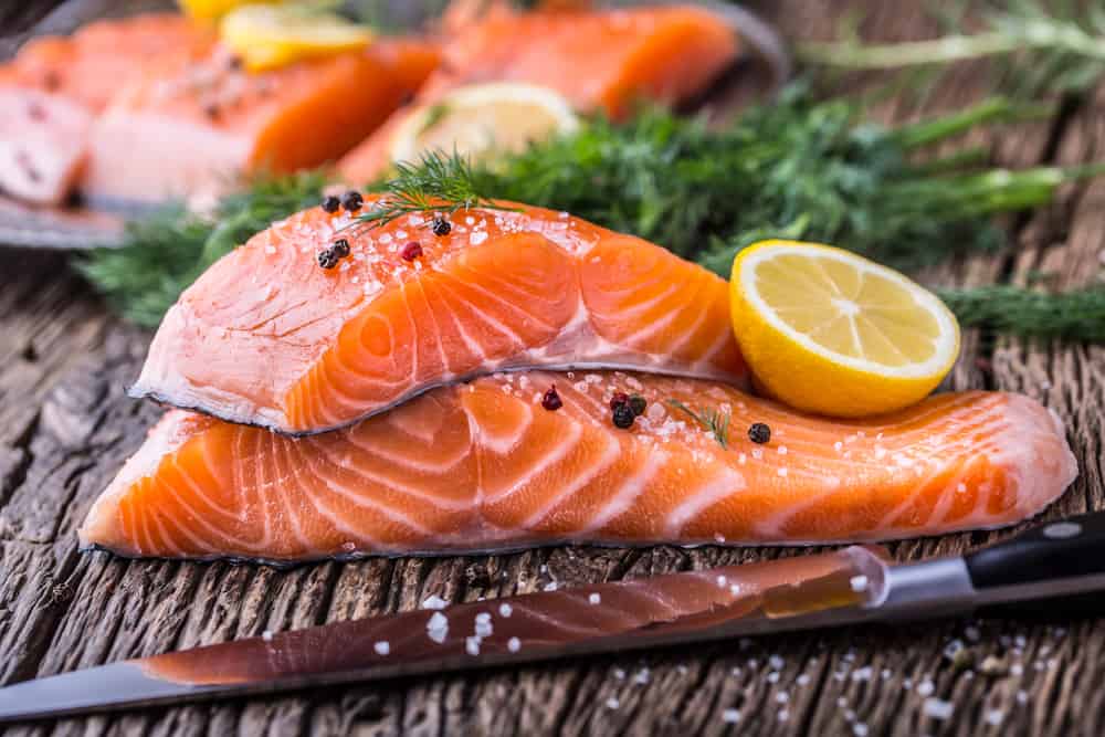 لذيذة ومغذية ، أيهما أكثر صحة ، سمك السلمون أم التونة؟