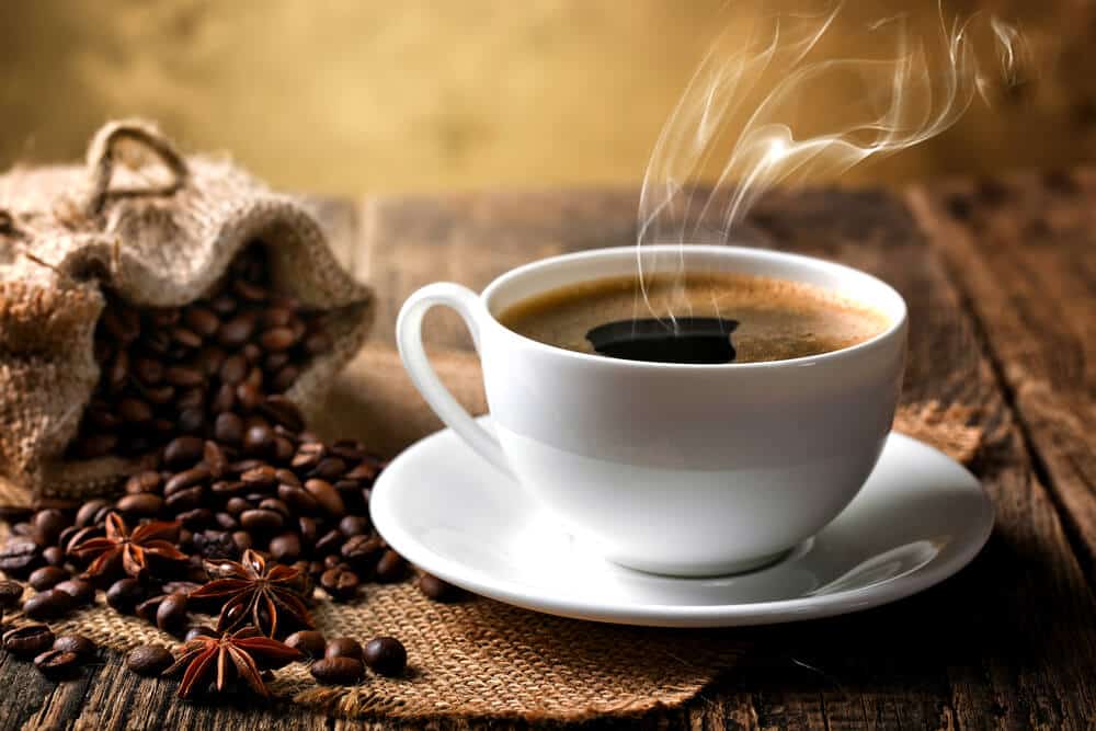 Bevi spesso caffè a stomaco vuoto? Attenzione ai seguenti 5 effetti!