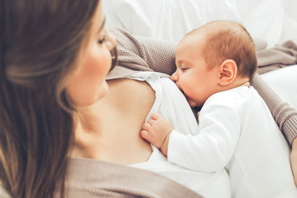 بعد الولادة ، ما هو الوقت المناسب لبدء استخدام وسائل منع الحمل؟