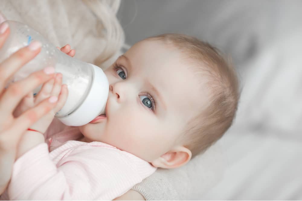 الأمهات ، لا تقلقي بشأن عدم خروج حليب الثدي ، فإليك بديلًا لحليب الثدي للأطفال يمكنك تجربته!