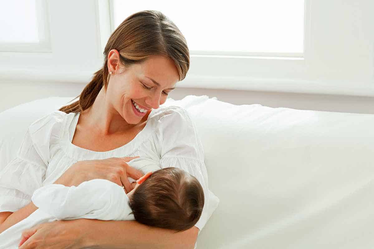 Stress durante l'allattamento? Ecco 5 modi per superarlo, mamme!