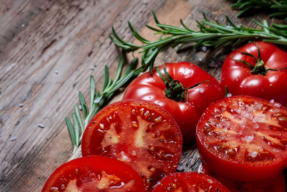 あなたが知る必要があるトマトの9つの健康上の利点