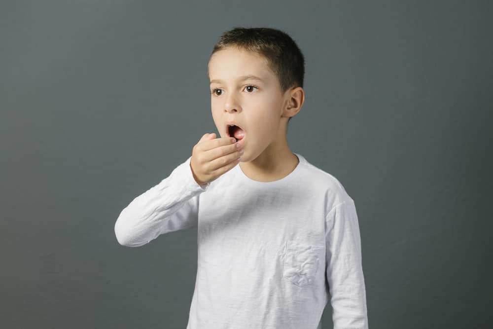 あなたの小さな人の口臭の問題を克服するための5つの効果的で簡単な方法