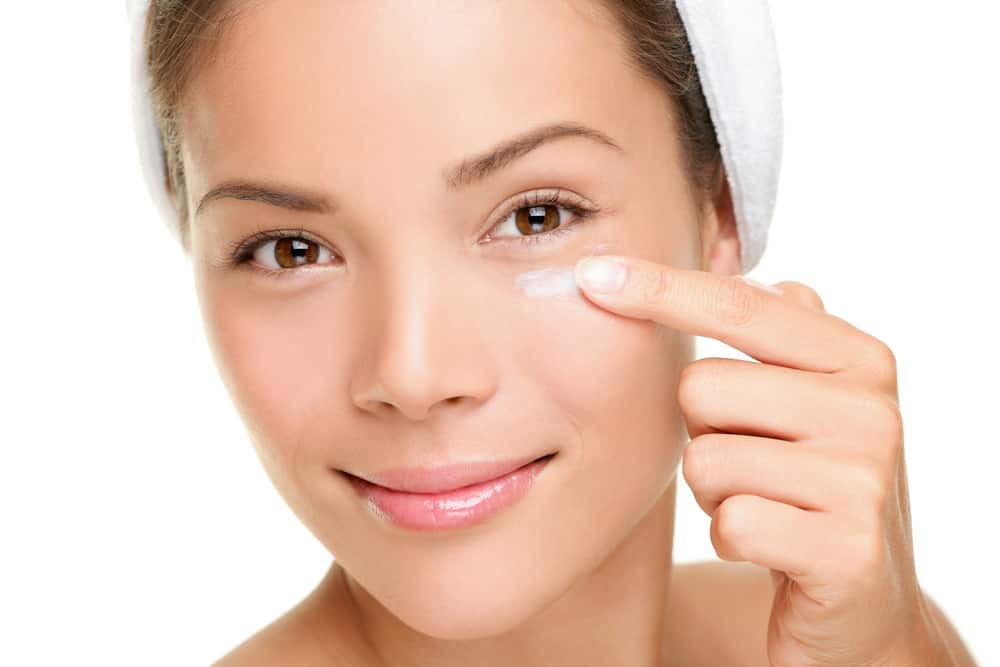 Често подценяван, се оказва, че използването на крем за очи е важно!