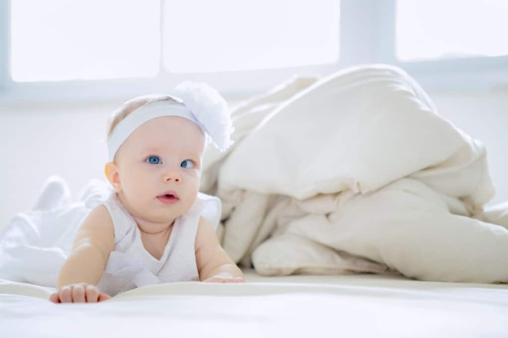赤ちゃんの斜視：行う必要のある原因と適切な治療法を理解する