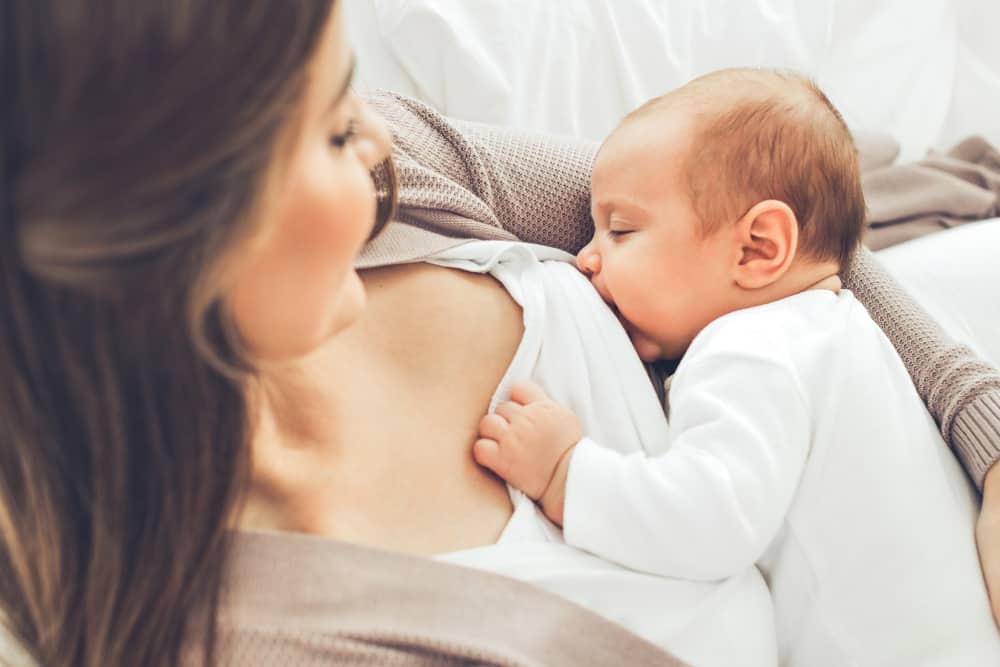 Правете и не правете майките, на които трябва да обърнат внимание, когато кърмите по време на бременност