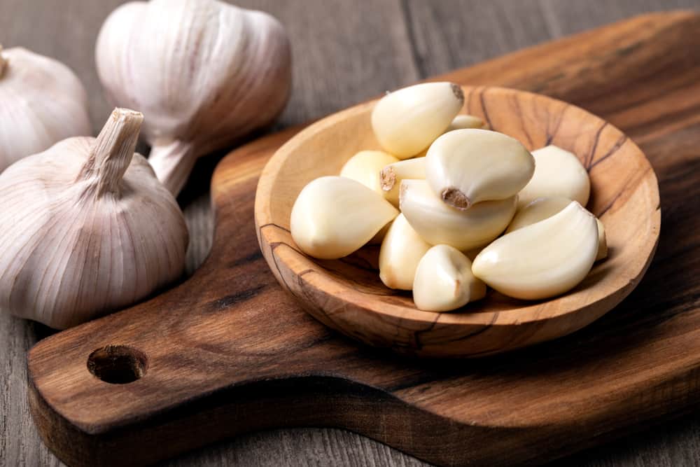 Не бъдете мързеливи да ядете чесън, ето 7 ползи за здравето
