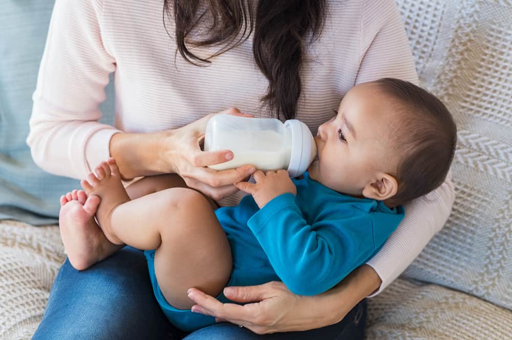Безопасно ли е да се дава бадемово мляко на бебета и малки деца? Ето обяснението!