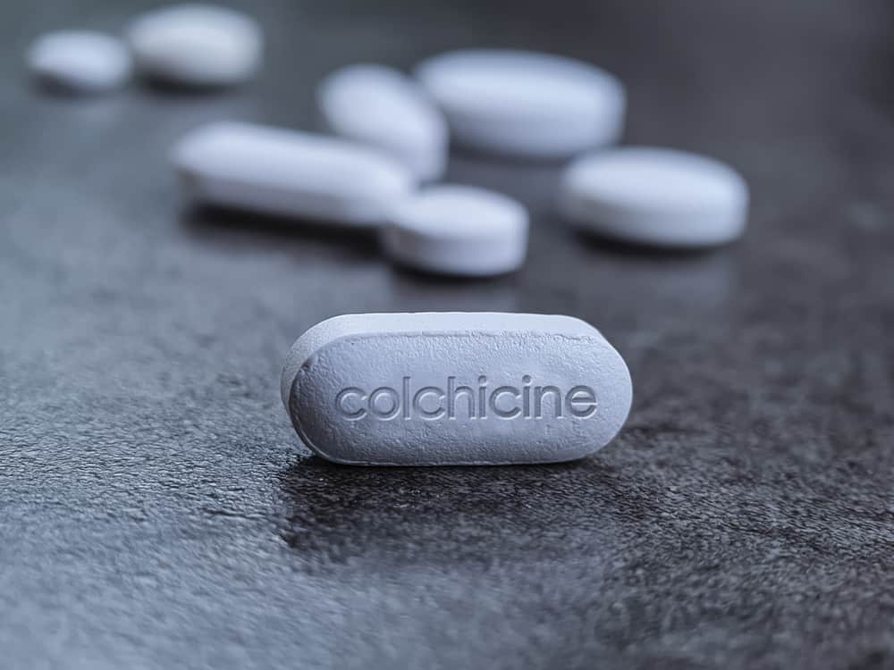 دواء حمض اليوريك كولشيسين بحث لعلاج COVID-19 ، ما هي الحقائق؟