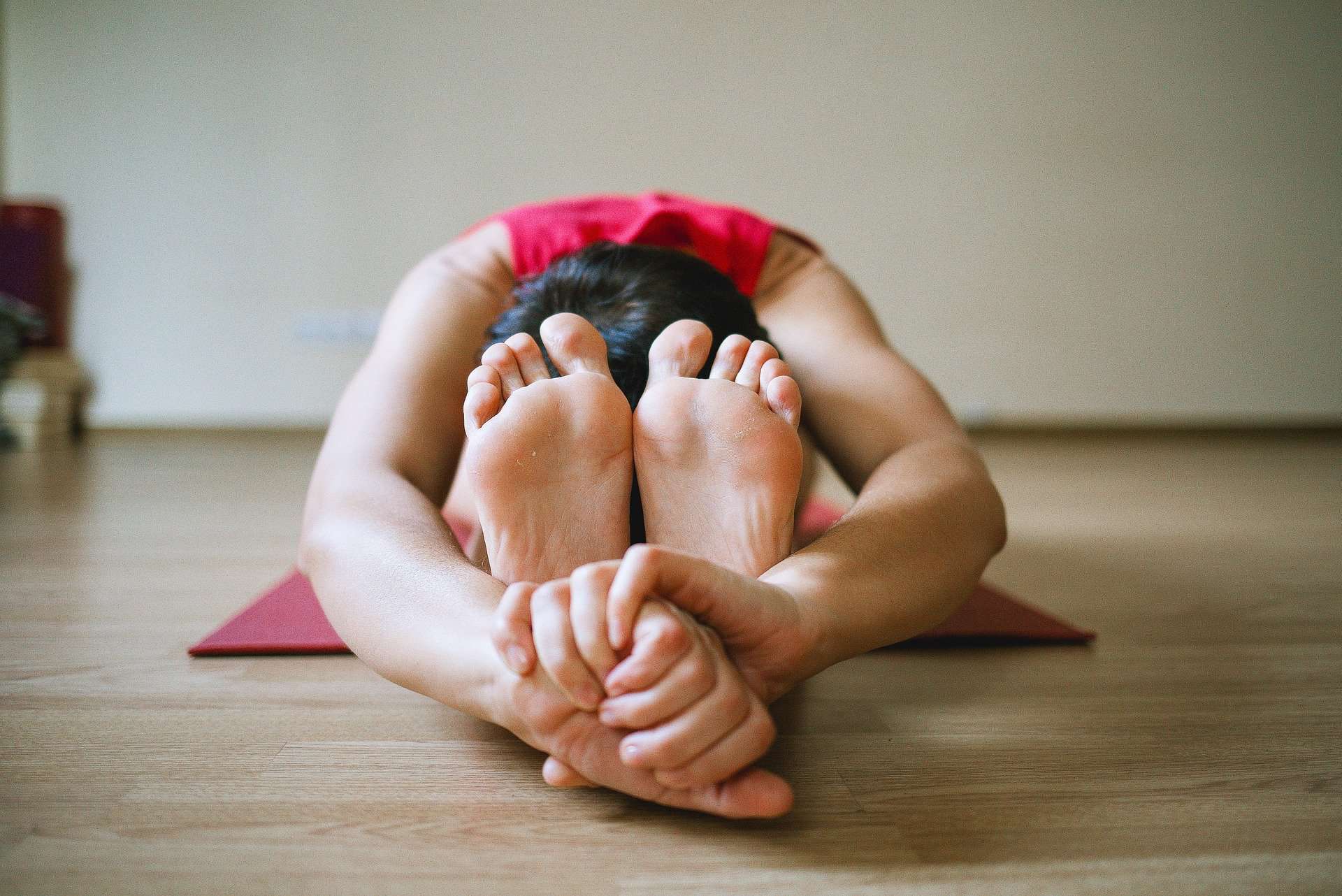 Le donne incinte non si stressano, applichiamo lo yoga per essere più felici
