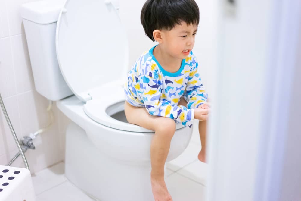 Adakah benar bahawa kanak-kanak sering membuang air kecil, tanda pundi kencing yang terlalu aktif?