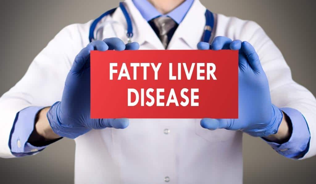 Sintomi del fegato grasso: causano disagio e affaticamento allo stomaco