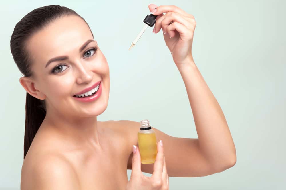Vari modi di usare l'olio d'oliva per viso e capelli