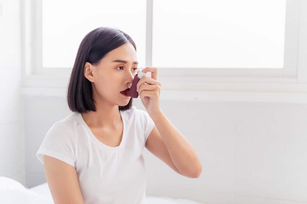 Когато астмата атакува, използвайте естествени лекарства за астма, които лесно се намират у дома