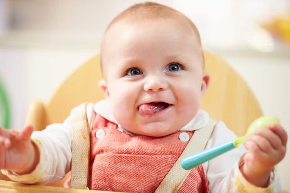 Майките трябва да знаят, кога е подходящият момент за хранене на бебета?